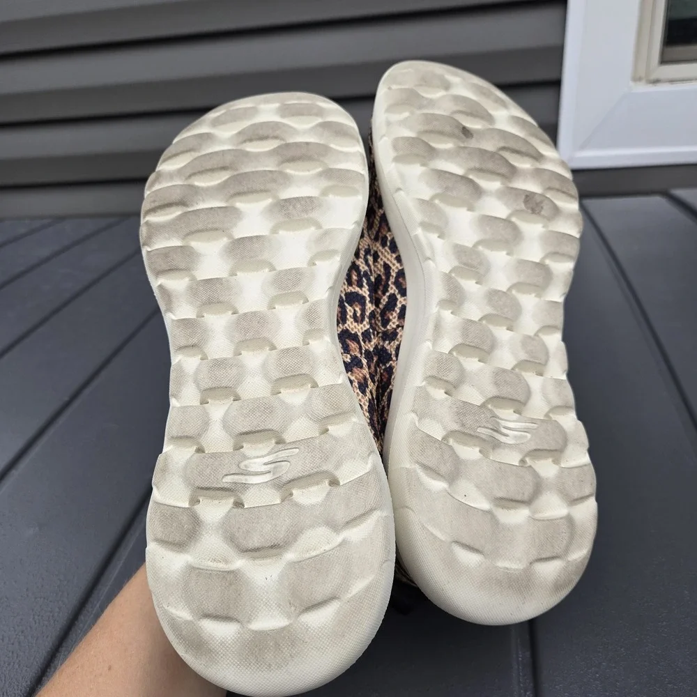 Skechers Go Walk Joy Mariah Leopard Print Shoes Womens Size 11